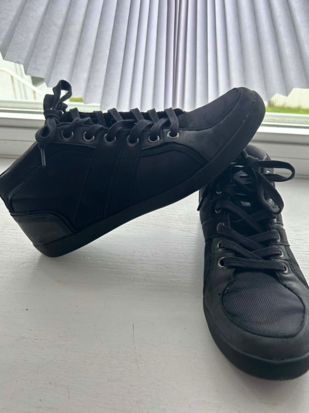 Mens Guess Sneakers - Size 9M